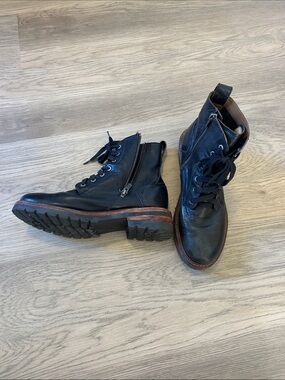 Vibram Black Leather Lace-Up Combat Boots with Brown Trim